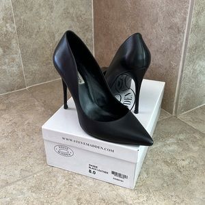 STEVE MADDEN- Daisie Black Leather Heels